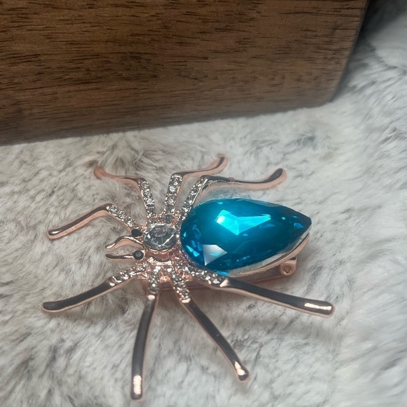 Spider Brooch High-end Crystal Exaggerated Large Brooch Pin Clothing Accessories - Picture 6 of 11